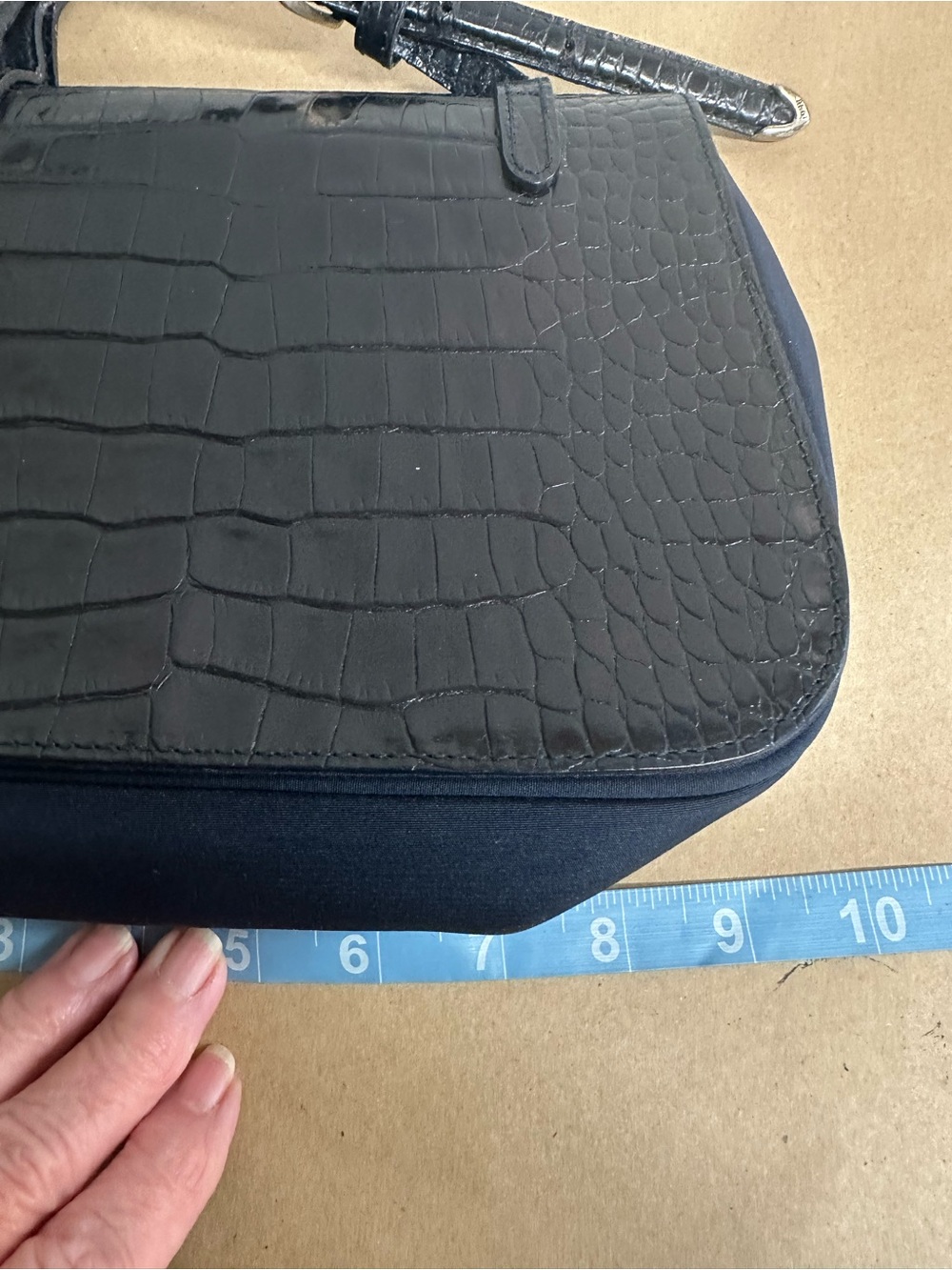 Croc-Embossed Navy Shoulder Bag - Picture 6 of 7